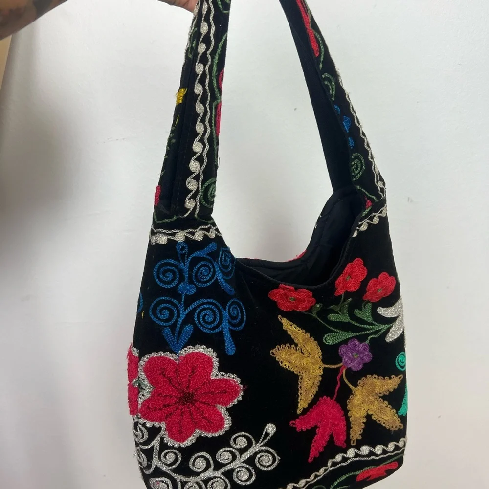 70’s VINTAGE Chenille Metallic Floral Embroidered Black Velvet Hobo Shoulder Bag